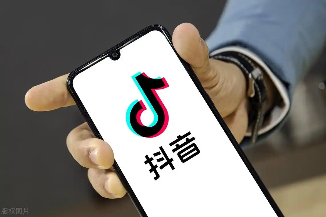 重庆大熊解放碑SEO为什么需要本地化策略？ 它的关键词优化重点在哪里？