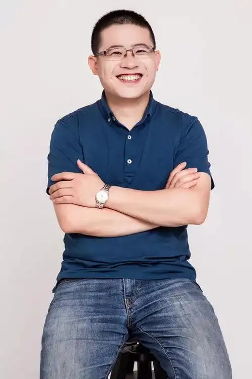 SEO总监薪资突破50万？年资与行业如何决定薪资差距？