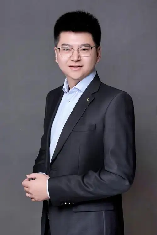 聊城SEO侯凡宇是谁，他的经验对本地商家有帮助吗？