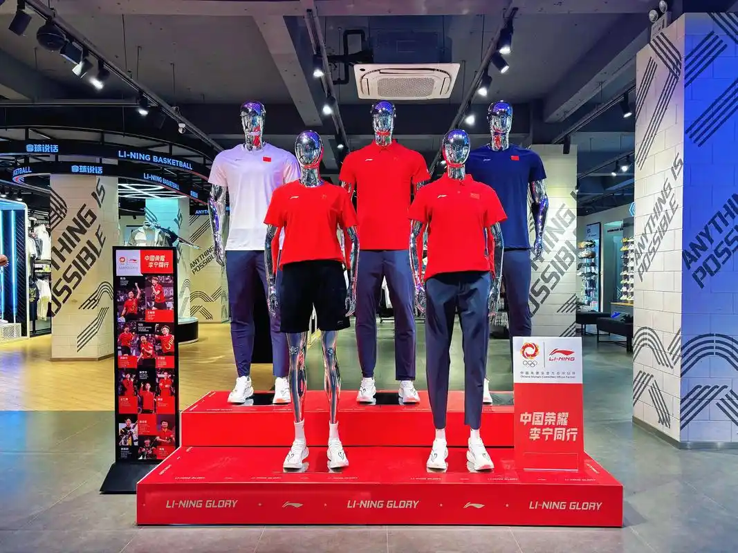 中国李宁的搜索流量从哪来，它的线上内容是怎么布局的？