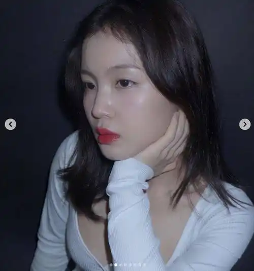 李遐怡的Seo嗓音何以独特？千篇一律的歌声如何突围？