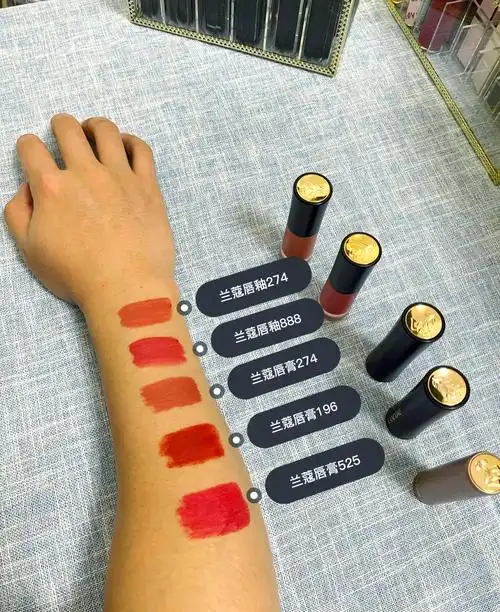 口红试色总翻车？怎样选色号不踩雷又显白