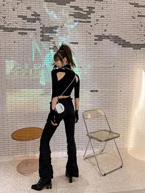 hyein seo恶魔大衣究竟定价多少？是否物有所值？