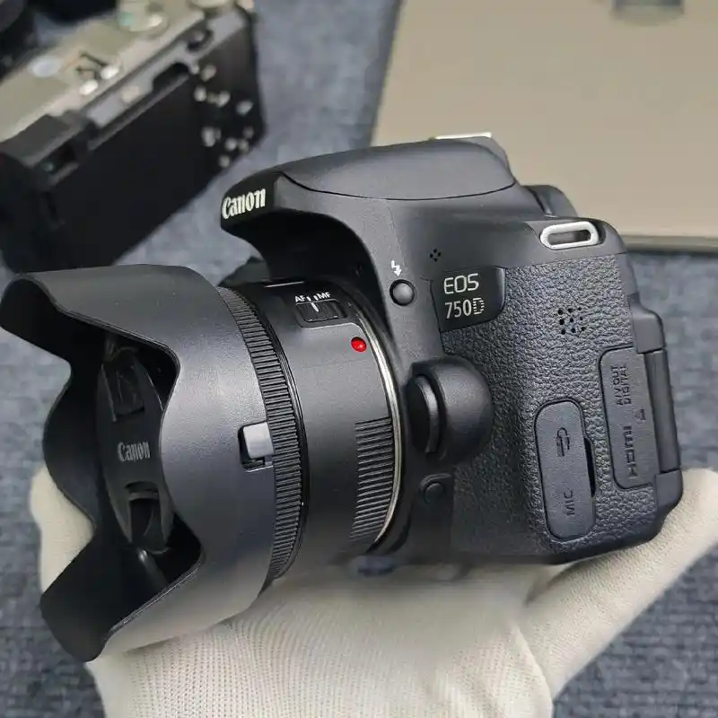 佳能750D在2026年还能买吗？现在用它拍照片做SEO效果如何？